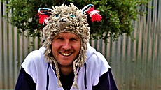 Pr�vodce Michal �áslavka v typické peruánské �epici z vlny alpacy