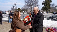 Kolumbie p�ed svatým Valentýnem poslala v�em �len�m amerického Kongresu kv�tiny,