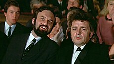 Zden�k Sv�rák s Ladislavem Smoljakem ve filmu Pane, vy jste vdova