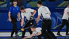 �e�tí curle�i Marek �ernovský, Luká� Klípa a Martin Jurík v turnaji mu�� proti...
