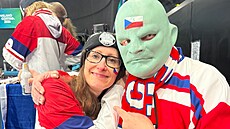 Vasil Simkovi� jako Fantomas v milánské hokejové hale na olympiád� 2026.