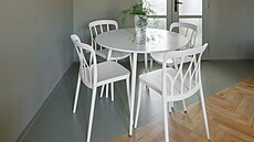 Subtilní kousky nábytku interiér odleh�ují a dodávají mu pot�ebnou eleganci.