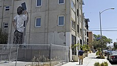 Nást�nná malba Ernesta Zacharevice v rámci festivalu pouli�ního um�ní Pow! Wow!...