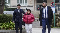 Matka dvouletého Tommasa se svým právníkem na cest� do nemocnice Monaldi, kde...