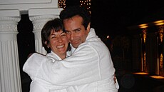 Zve�ejn�né fotografie z Epsteinových spis� obsahují známé tvá�e. Na snímku je v...