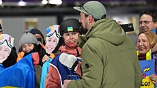 Freestyle ly�a�ku Katerynu Kotsarovou po�ádal partner o ruku p�ímo v cílovém...