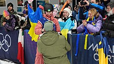 Freestyle ly�a�ku Katerynu Kotsarovou po�ádal partner o ruku p�ímo v cílovém...