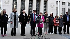 Rodiny d�tí, které jsou podle nich ob�mi závislosti na sociálních sítích,...