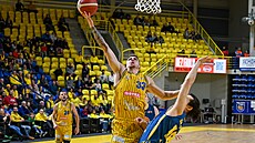 Jakub Slavík z Opavy zakon�uje na ústecký ko�.