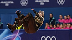 Americký krasobrusla� Ilja Malinin se b�hem krátkého programu ukázal i jako...