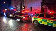 V Záb�hlické ulici v Praze 10 zasahovali hasi�i u po�áru rodinného domu. (12....