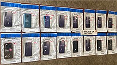 Pra��tí kriminalisté zadr�eli mladíka, který m�l podle instrukcí vybírat z...