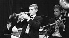 Pavel Klikar (v pop�edí), zakladatel Originálního pra�ského synkopického...