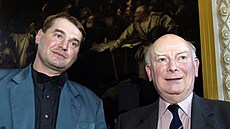 �eský hudebník a muzikolog Pavel Klikar (vlevo) a britský muzikolog Graham...