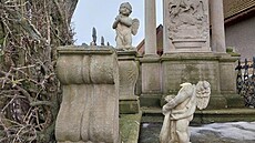 Ze souso�í Kalvárie ve Velké Vsi v Broumov� zmizeli dva and�lé, dal�í nemá...