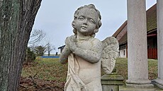 Ze souso�í Kalvárie ve Velké Vsi v Broumov� zmizeli dva and�lé, dal�í nemá...