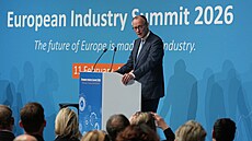N�mecký kanclé� Friedrich Merz p�i projevu na summitu v Antverpách (11. února...
