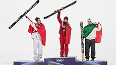 Zleva st�íbrná medailistka Eileen Guová z �íny, zlatá medailistka Megan...