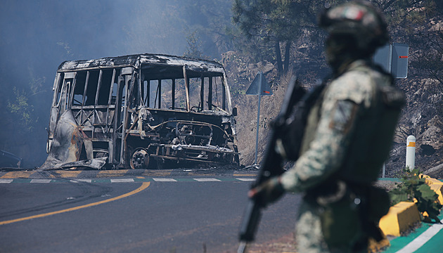 Střet s narkokartelem rozhoduje o budoucnosti Mexika. A trochu i o fotbalovém šampionátu