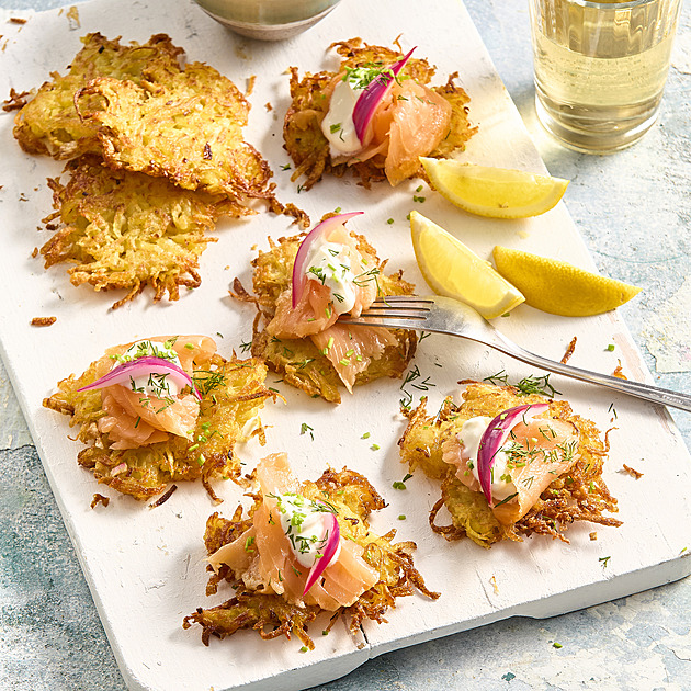 Bramboráky s lososem: Vyzkoušejte spojení křupavého těsta a jemného lososa