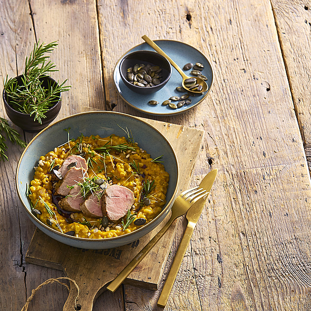 Dýňové rizoto z krup s vepřovou panenkou: Recept na poctivé kroupoto