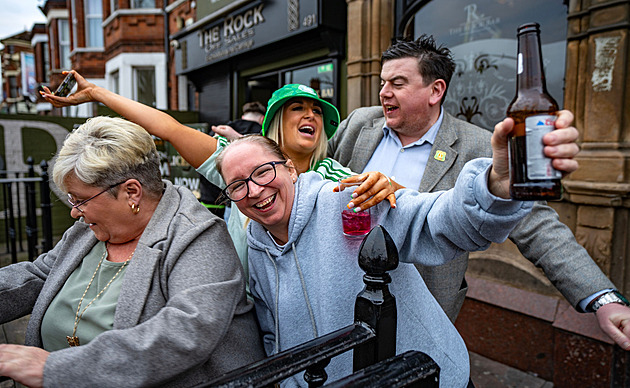 Severní Irsko jako Rusko? Na ostrově propadají alkoholu, vysává to rozpočet