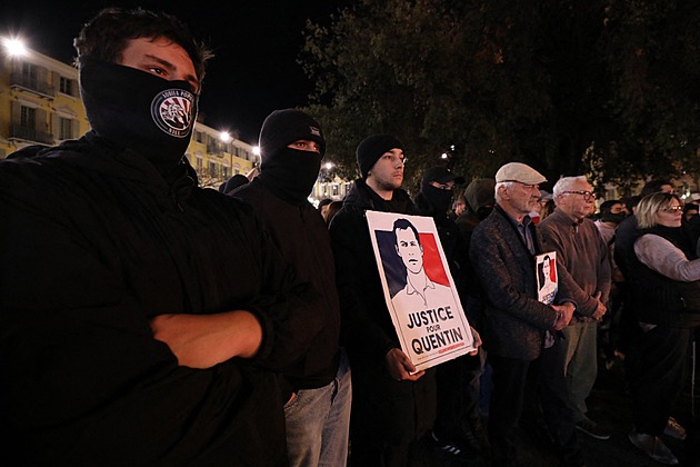 USA kritizovaly smrt aktivisty ve Francii. Máte mnohem víc vražd než my, reagovala