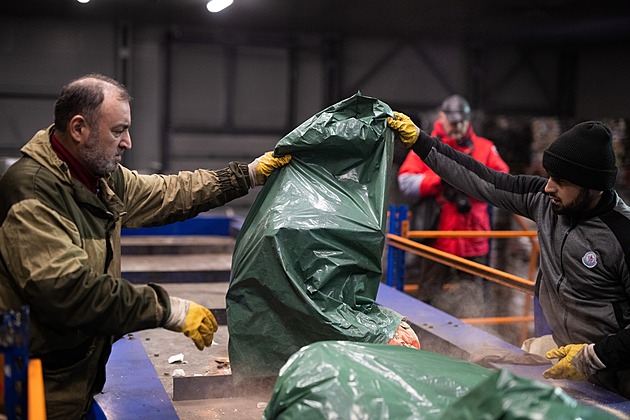 Zanedbávané Špicberky. Splašky v moři živí odolné superbakterie, varují vědci