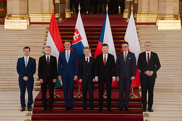 Visegrádská čtyřka v ohrožení. Sotva může být jednotná, když hrozbu vidí každý jinde
