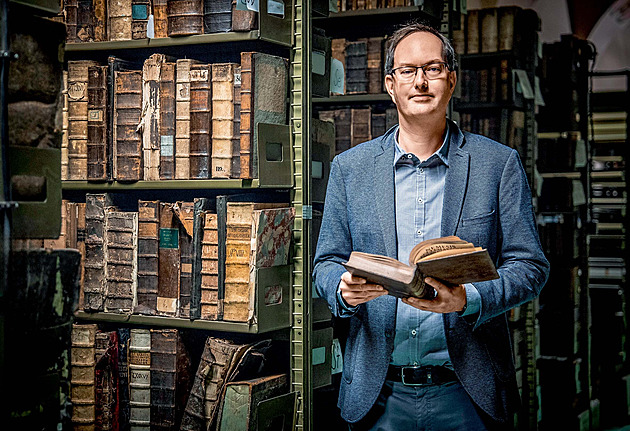 Měl rád pití, ženy a humor, říká historik o nejstarším českém kronikáři Kosmovi