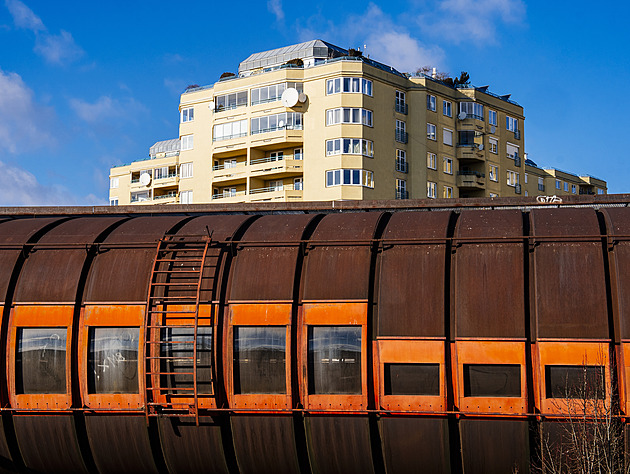 Ikonický tubus metra čeká po třiceti letech oprava, pracovat se bude za provozu