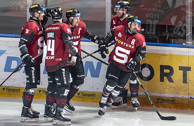 Další dva roky pro oporu. Mám ke Spartě speciální vztah, těšilo Řepíka po podpisu