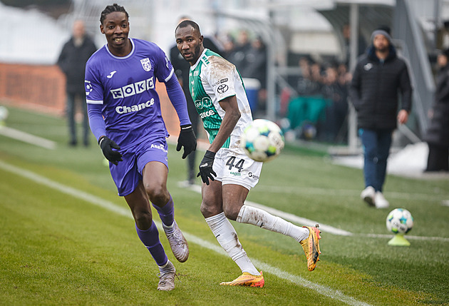 Neurvali ani bod, osmkrát inkasovali. Karvinští odmítají, že by byli v krizi