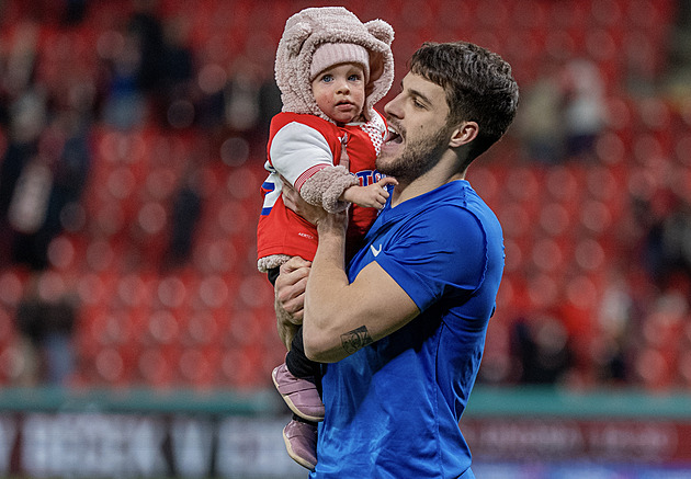 Slavia - Liberec 1:0, dva neuznané góly domácích, z penalty pak rozhodl Chorý
