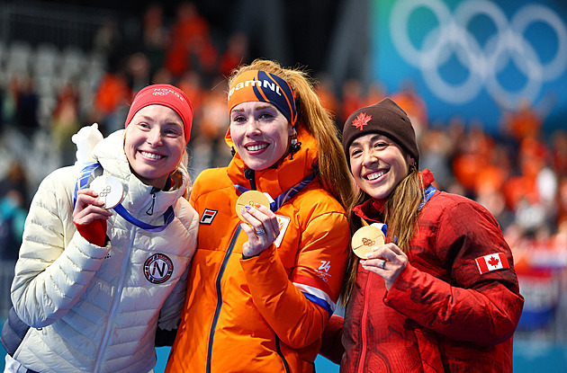 Zdráhalová čtrnáctá v závodě na 1500 m, první zlato slaví Rijpmaová-de Jongová