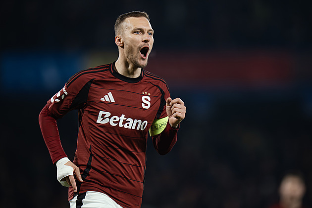 Únorovou hvězdou ve fotbalové lize je sparťan Haraslín, trenérům vládl Skuhravý