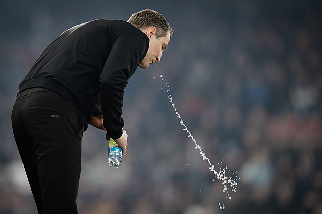 Deset sekund na střídání i limit na rohy. Fotbal schválil novinky, změny čekají i VAR