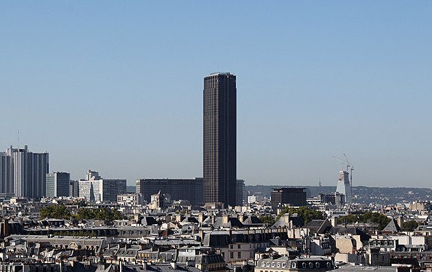 „Krabici na Eiffelovku“ čeká rekonstrukce. Věži Montparnasse dá nový kabát Ital