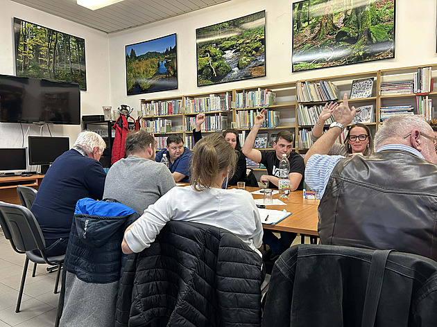 Obviněného starostu nahradil v radě jeho vnuk. Riziko a střet zájmů, vadí opozici
