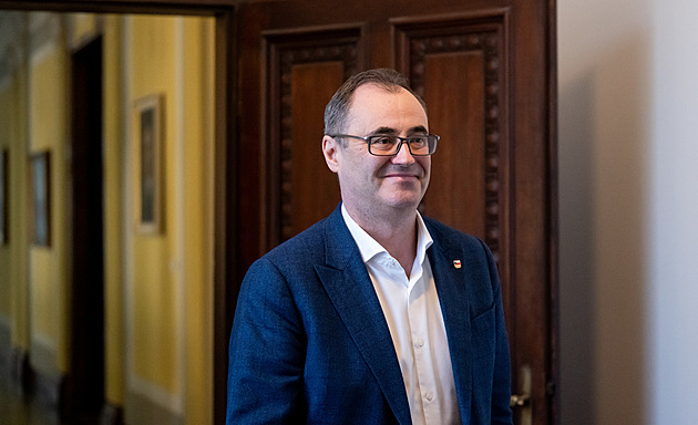 Okamura by kvůli cenám připustil nákup ruské ropy. Dotování Putina, říká Rakušan