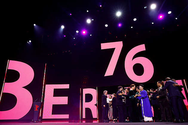 KOMENTÁŘ: Dejte umělcům cenu, oni vás pak znectí, vzkazuje Berlinale