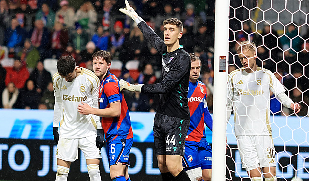 Plzeň nás donutila hrát její fotbal. S remízou musíme být spokojení, řekl Priske