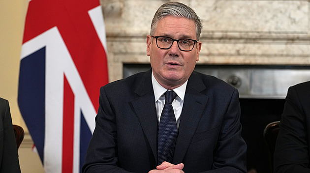 Vítězní zelení, za nimi Farage. Volby obrací britskou politiku vzhůru nohama