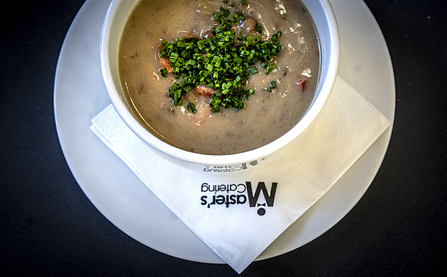 Domácí klasika i italská kuchyně. České dráhy představily nové sezonní menu