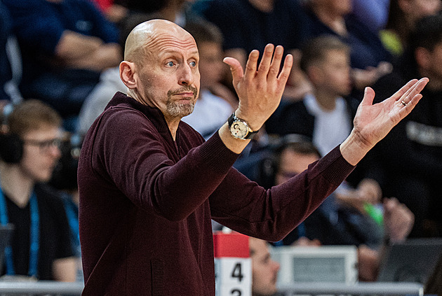 Jedna sezona a konec. Reprezentační kouč Bartoň už basketbalisty USK nepovede Jedna sezona a konec. Reprezentační kouč Bartoň už basketbalisty USK nepovede
