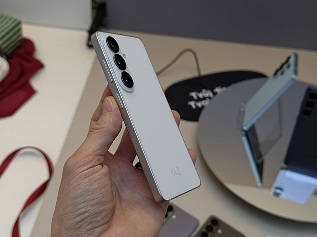 Letos bude neveselo, ukazují ceny Samsungů S26. Přesto je tu i jedna sleva