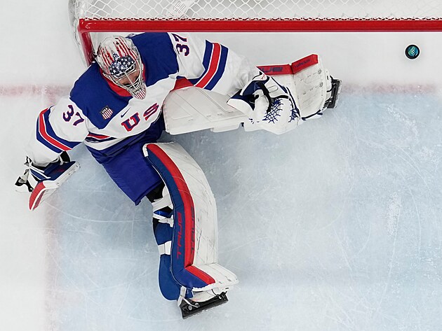 Connor Hellebuyck yayıldı