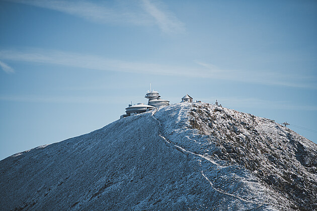 Nechte kolo v gar�i. V Peci je po��d zima!