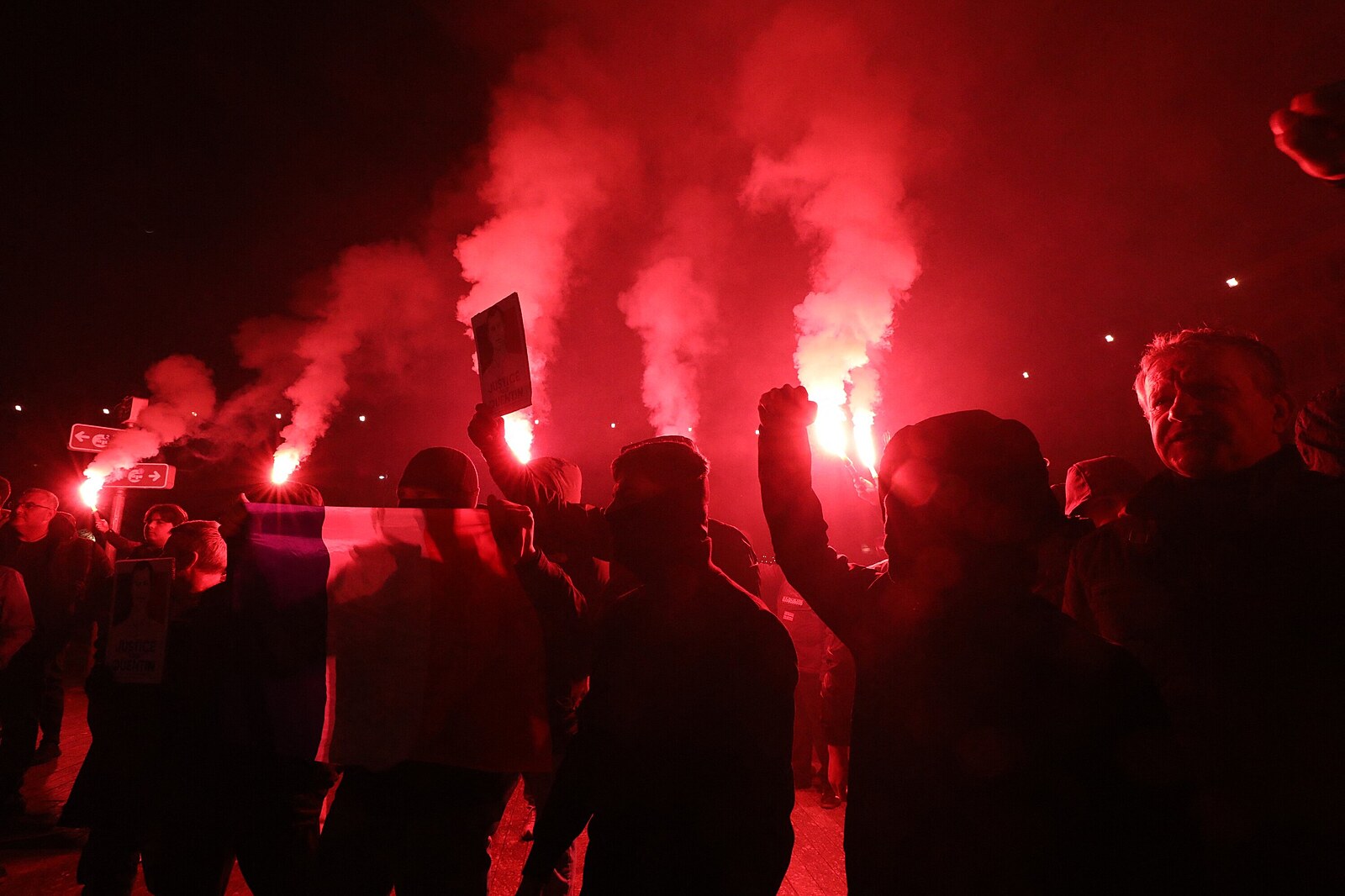 USA kritizovaly smrt aktivisty ve Francii. Máte mnohem víc vražd než my, reagovala