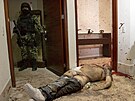 V roce 2009 p�i�el p�i zátahu o �ivot. Akce si vy�ádala nasazení dvou tank�,...